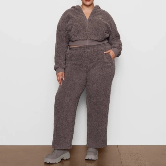 SKIMS Teddy Joggers Sweatpants Pants M - Picture 1 of 6